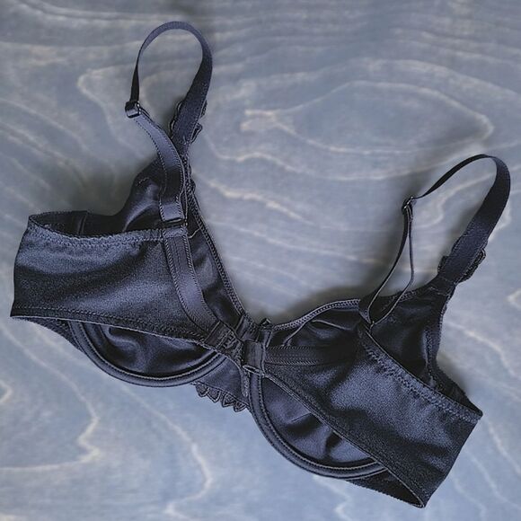 Chantelle Black Hedona Seamless Unlined Minimizer Bra - Picture 8 of 11